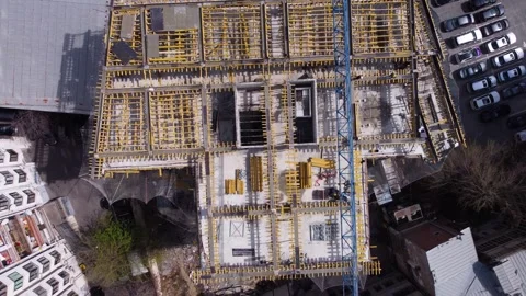 Workers on the building construction Vídeos de archivo 246910900