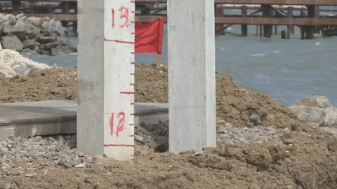 Workers at the construction site. Construction of a reinforced concrete building Vídeo Stock 104194786