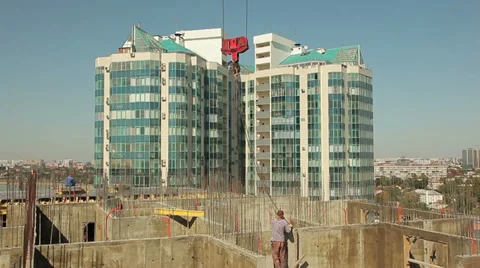 Workers on a construction site Vídeo Stock 38551070