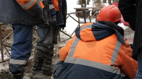 Workers in hard hats at the facility. Video stock 62835148