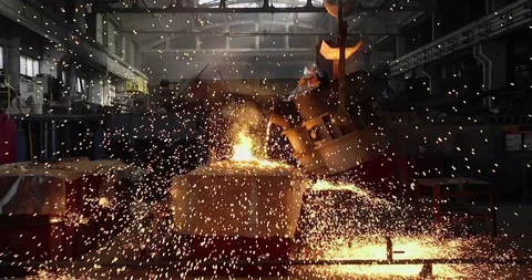 Workers melt metal, sparks Stock-Footage 111866844