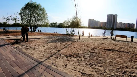 Workers in the park Video stock 107671501