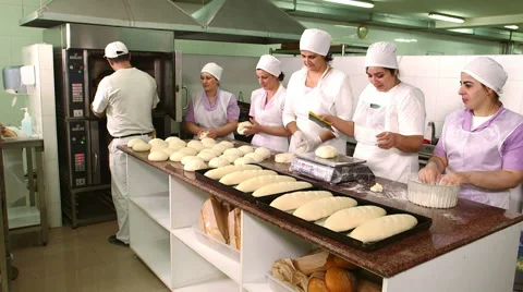 Workers preparing cakes 스톡 동영상 61715352