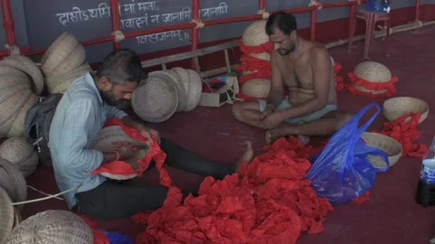Workers preparing pavilion design 库存影片 290317318