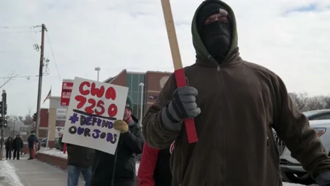 Workers rally against AT&amp;T mobility for better benefits and pay 库存影片 170467538