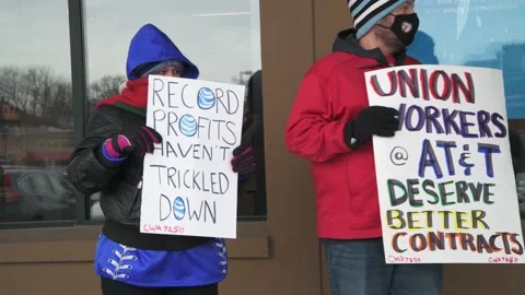 Workers rally against AT&amp;T mobility for better benefits and pay 库存影片 170469286