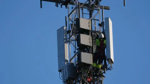 Workers repairing Vídeo Stock 166917914
