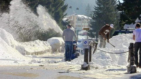 Workers shovelling snow Video stock 142084166