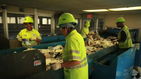 Workers Sorting Garbage 動画素材 594096