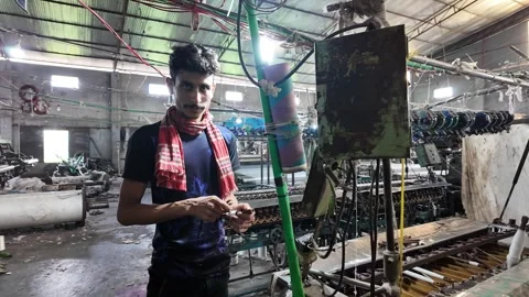 Workers in a textile factory, Dhaka Division, Rupganj, Bangladesh Vídeo Stock 283977038