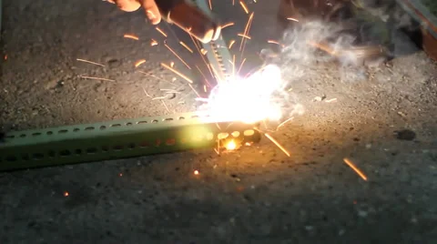 Workers welding. Video stock 37018691