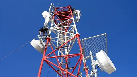 Workers working on the installation of telecommunication Vídeos de archivo 72270048