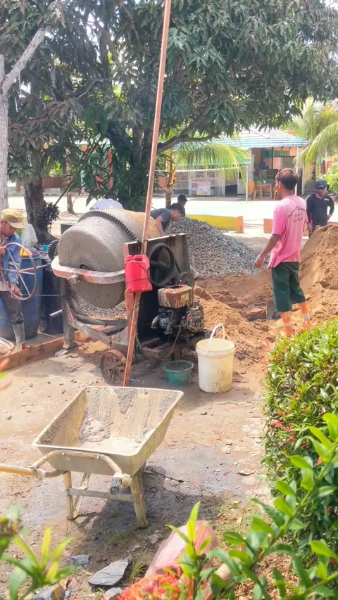 Workers working on road construction Stock Footage 322558460