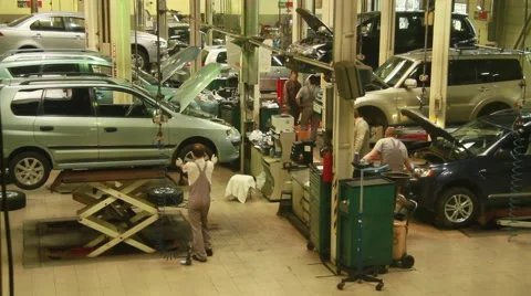 Workflow in the garage Stock Footage 65090171