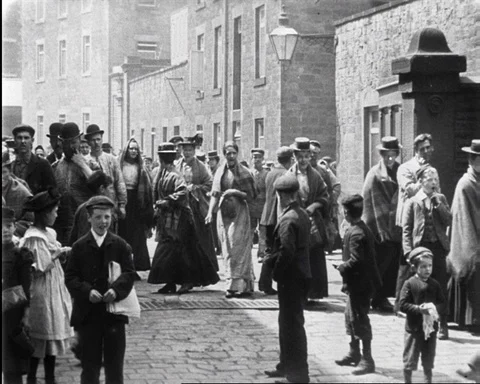 Workforce Leaving Oldroyd &amp; Sons Mill, Dewsbury 1900 Stock Footage 133373182