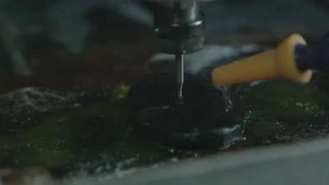 Working in amber factory Видео 94722759