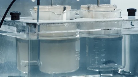 Working Automatic Tablet Disintegration and Dissolution Apparatus with two Vidéo 118931920