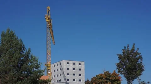 Working construction crane Stockbeeldmateriaal 43806753