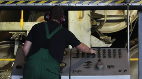 Working at control board 動画素材 34096057
