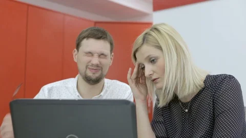 Working day, discussion at the boss, work analysis, two people decide what to do Stock Footage 98130337