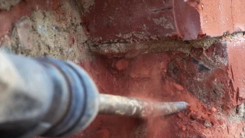 Working with an electric chisel Vidéo 142938889