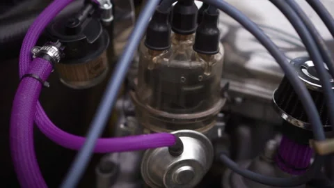 Working engine. Footage. Ignition spark distributor with transparent cover. View Stockbeeldmateriaal 168410002