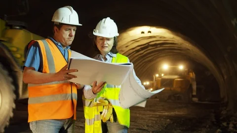 Working, Engineer, Construction, Construction Site, Caucasian Ethnicity, Video stock 95819232