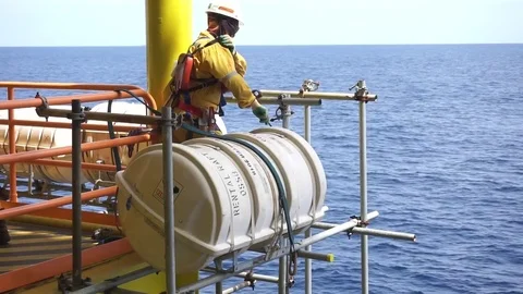 Working at height and overboard. Video stock 83605709