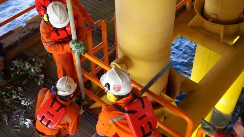 Working at height and overboard. Video stock 94559666