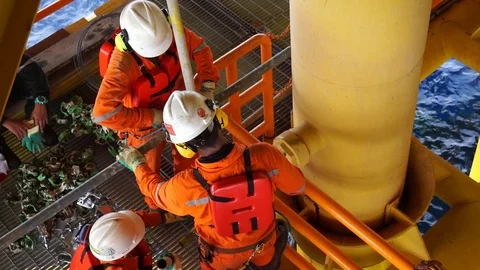 Working at height and overboard. Video stock 94559731