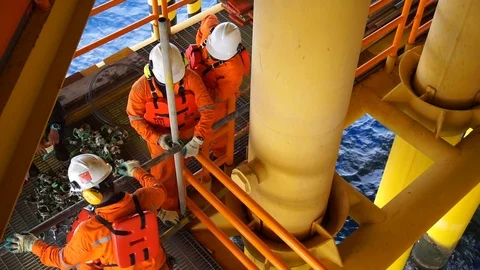 Working at height and overboard. Video stock 94559740