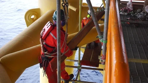 Working at height and overboard. Video stock 94560111