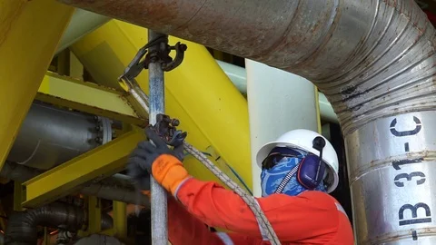 Working at height and overboard. Vídeos de archivo 95766183