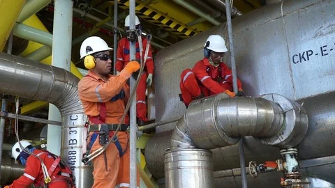 Working at height and overboard. Vídeos de archivo 95766235