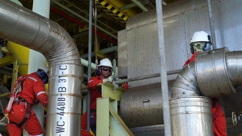 Working at height and overboard. Vídeos de archivo 95766596