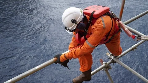 Working at height and overboard. Vídeos de archivo 95768289