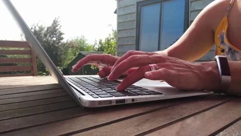 Working home outside Vidéo 131263460