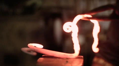 Working with hot metal Vidéo 67747633