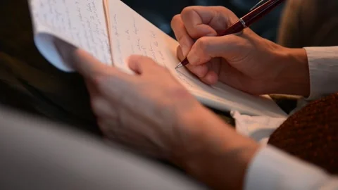 Working journalist doing reportage .close up. Stock-Footage 267047741