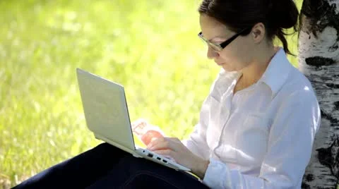 Working on lap Vidéo 11286738