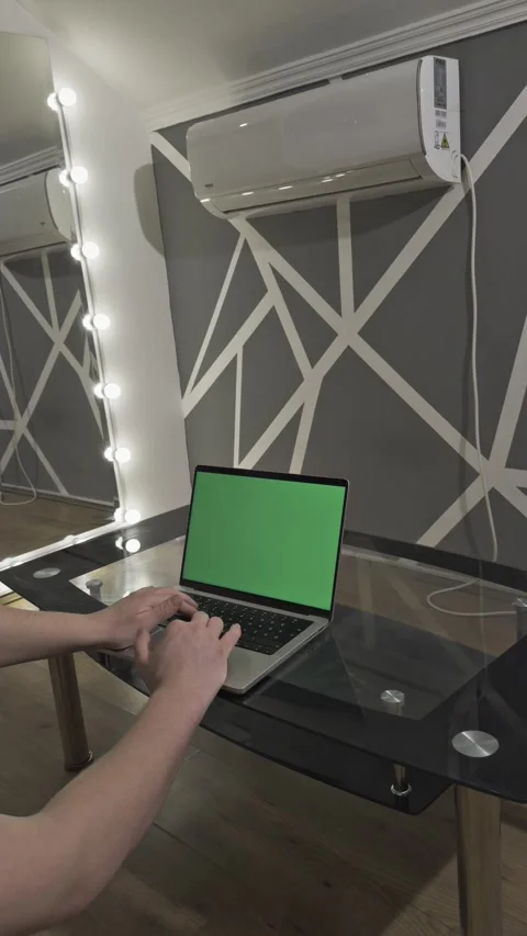 Working on laptop - green screen Stock Footage 311085434