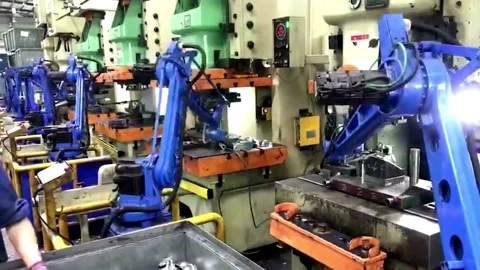 Working modern robot arm mechanic power information process steel service Vídeos de archivo 334587006