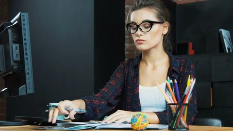 Working in office alone concept Video stock 92103432