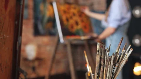 Working process in art studio. Set of painting brushes and palette. Painter Stock-Footage 171617755