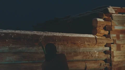 Working with a sledgehammer, knocking down a log with a sledgehammer Stock Footage 323232333