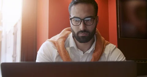 Working with Startup 動画素材 109149802