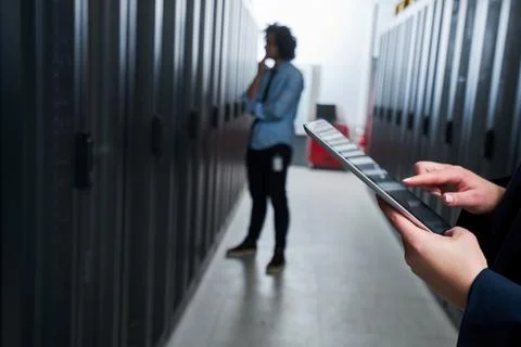 Working on tablet. server room Foto stock