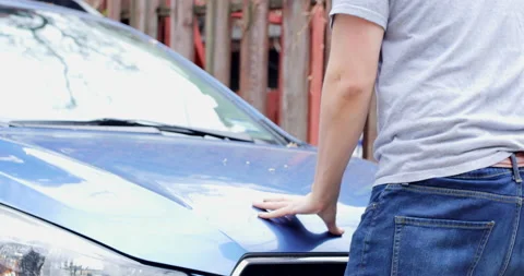 Working Under Car Engine Hood for Repair Vídeo Stock 131688841