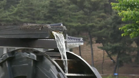 Working water wheel driving generator view 库存影片 195927407