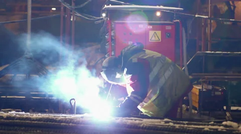 Working welder at night Video stock 36298645